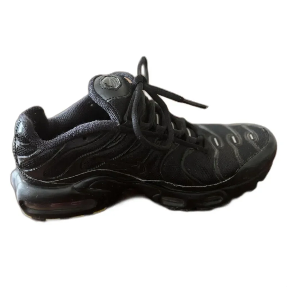 Nike Air Max Plus GS Triple Black Running Sneakers Youth 4Y CD0609-001